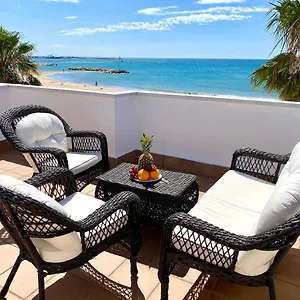 House In Front Of The With Sea View Сasa de vacaciones Cambrils